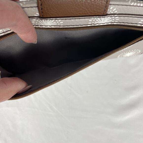 Fossil Madison Clutch Wallet Grey/White Dandelion Pattern NWT - Picture 4 of 8